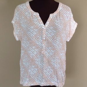 Pale pink/white pullover top